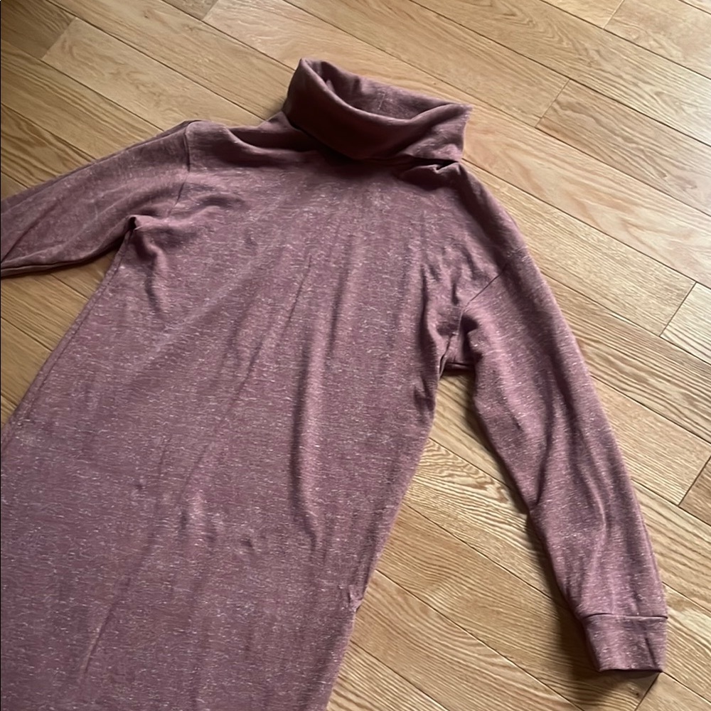 Old Navy women’'s Mauve Turtleneck dress